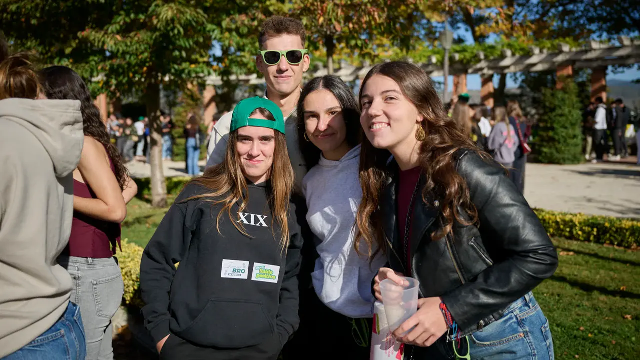 Cientos de universitarios disfrutan de la Carpa Universitaria de otoño 2025. PABLO LASAOSA
