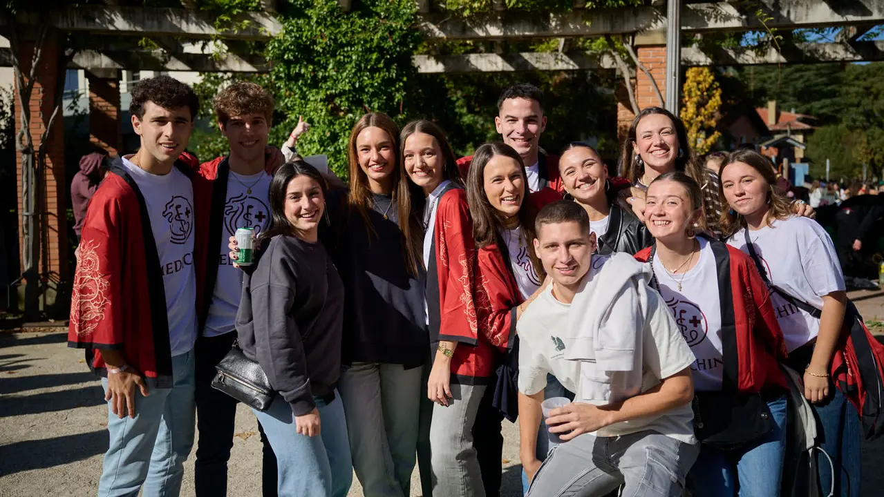 Cientos de universitarios disfrutan de la Carpa Universitaria de otoño 2025. PABLO LASAOSA