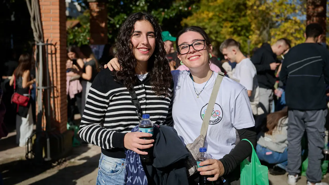 Cientos de universitarios disfrutan de la Carpa Universitaria de otoño 2025. PABLO LASAOSA