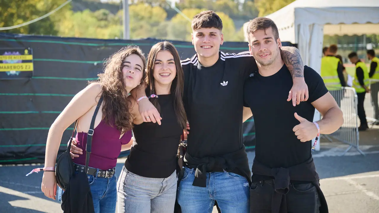 Cientos de universitarios disfrutan de la Carpa Universitaria de otoño 2025. PABLO LASAOSA
