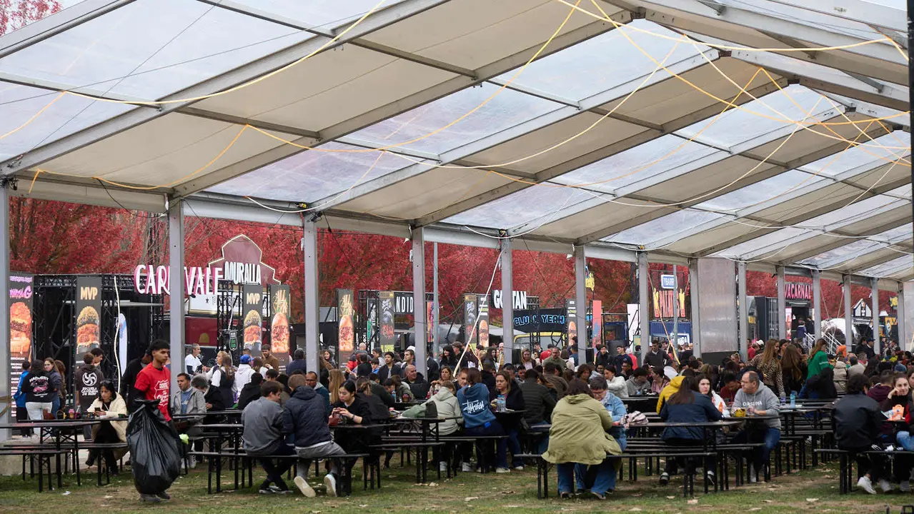 Champions Burger en el parque de La Runa de Pamplona. IÑIGO ALZUGARAY