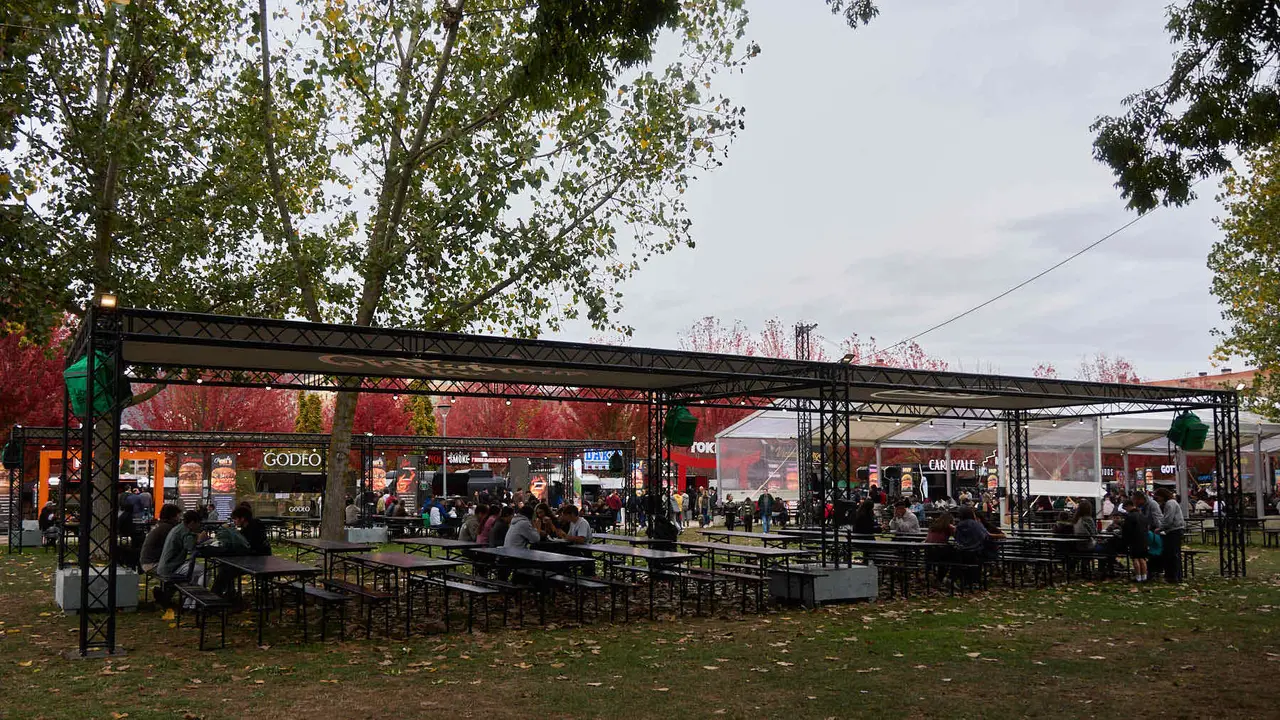 Champions Burger en el parque de La Runa de Pamplona. IÑIGO ALZUGARAY