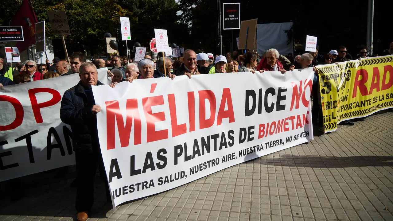 Plataformas populares de Navarra se movilizan en Pamplona contra las plantas de biometano. IÑIGO ALZUGARAY