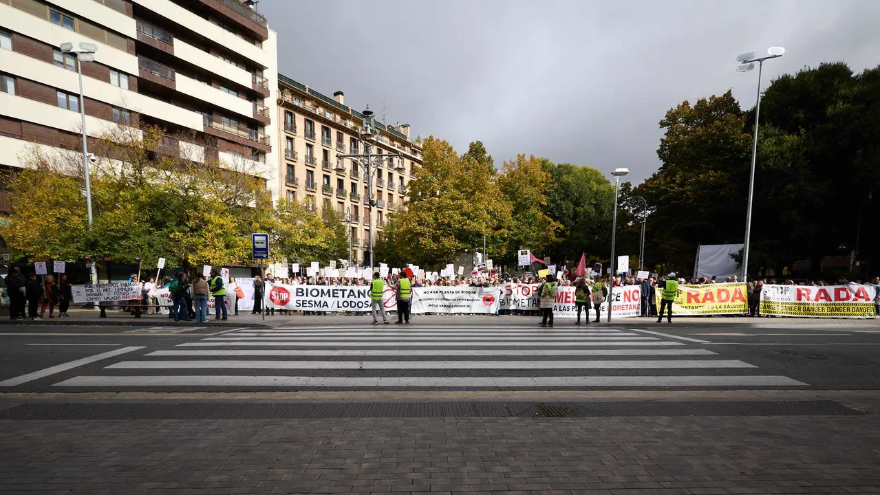 Plataformas populares de Navarra se movilizan en Pamplona contra las plantas de biometano. IÑIGO ALZUGARAY