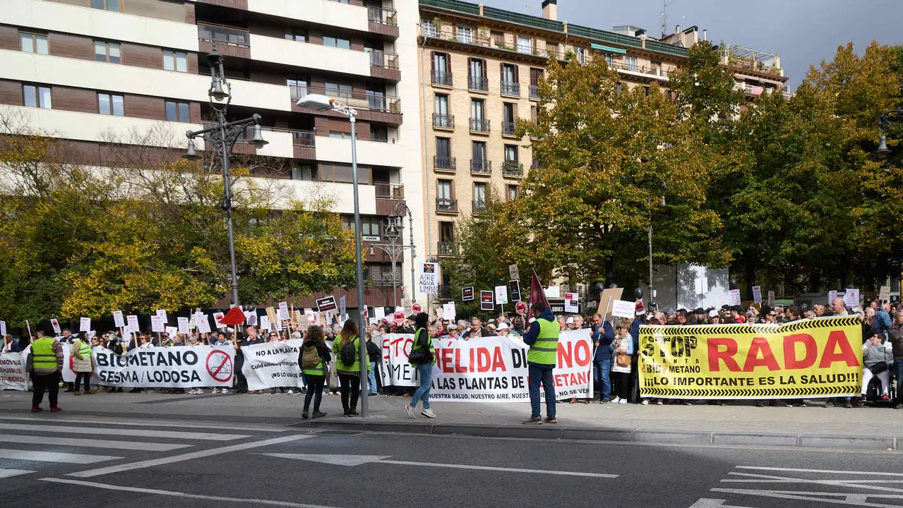 Plataformas populares de Navarra se movilizan en Pamplona contra las plantas de biometano. IÑIGO ALZUGARAY