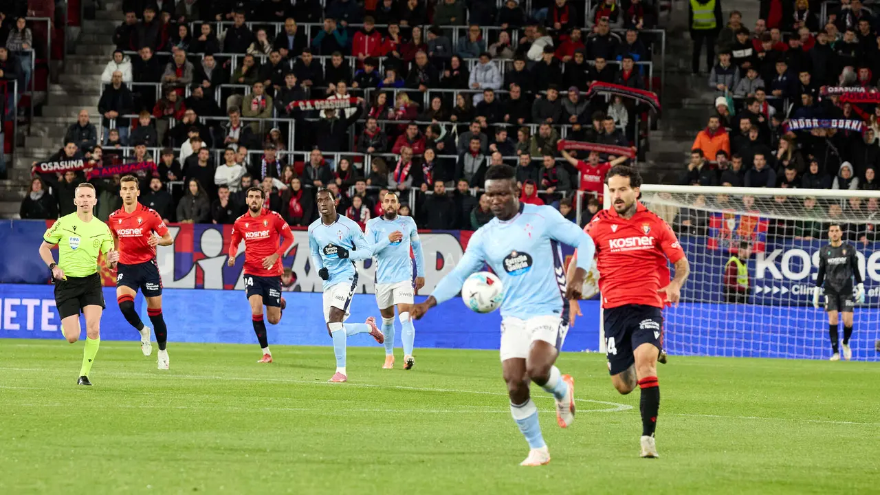 Partido de La Liga EA Sports entre CA Osasuna y RC Celta disputado en el estadio de El Sadar en Pamplona. IÑIGO ALZUGARAY