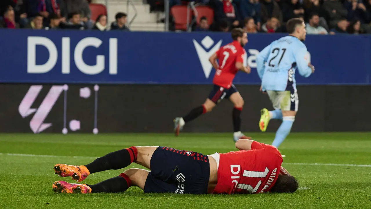 Ante Budimir (17. CA Osasuna) durante el partido de La Liga EA Sports entre CA Osasuna y RC Celta disputado en el estadio de El Sadar en Pamplona. IÑIGO ALZUGARAY