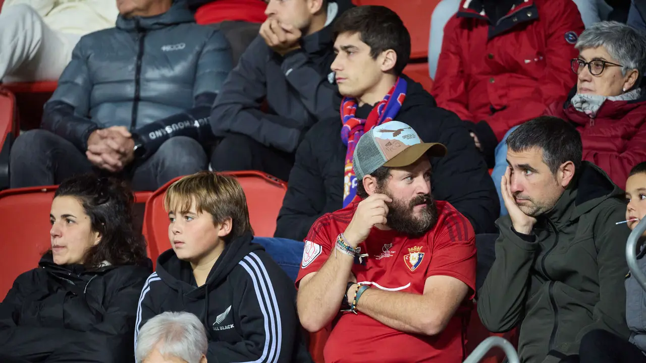 La grada del estadio de El Sadar durante el partido de La Liga EA Sports entre CA Osasuna y RC Celta disputado en Pamplona. IÑIGO ALZUGARAY