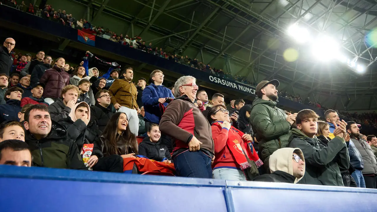 La grada del estadio de El Sadar durante el partido de La Liga EA Sports entre CA Osasuna y RC Celta disputado en Pamplona. IÑIGO ALZUGARAY