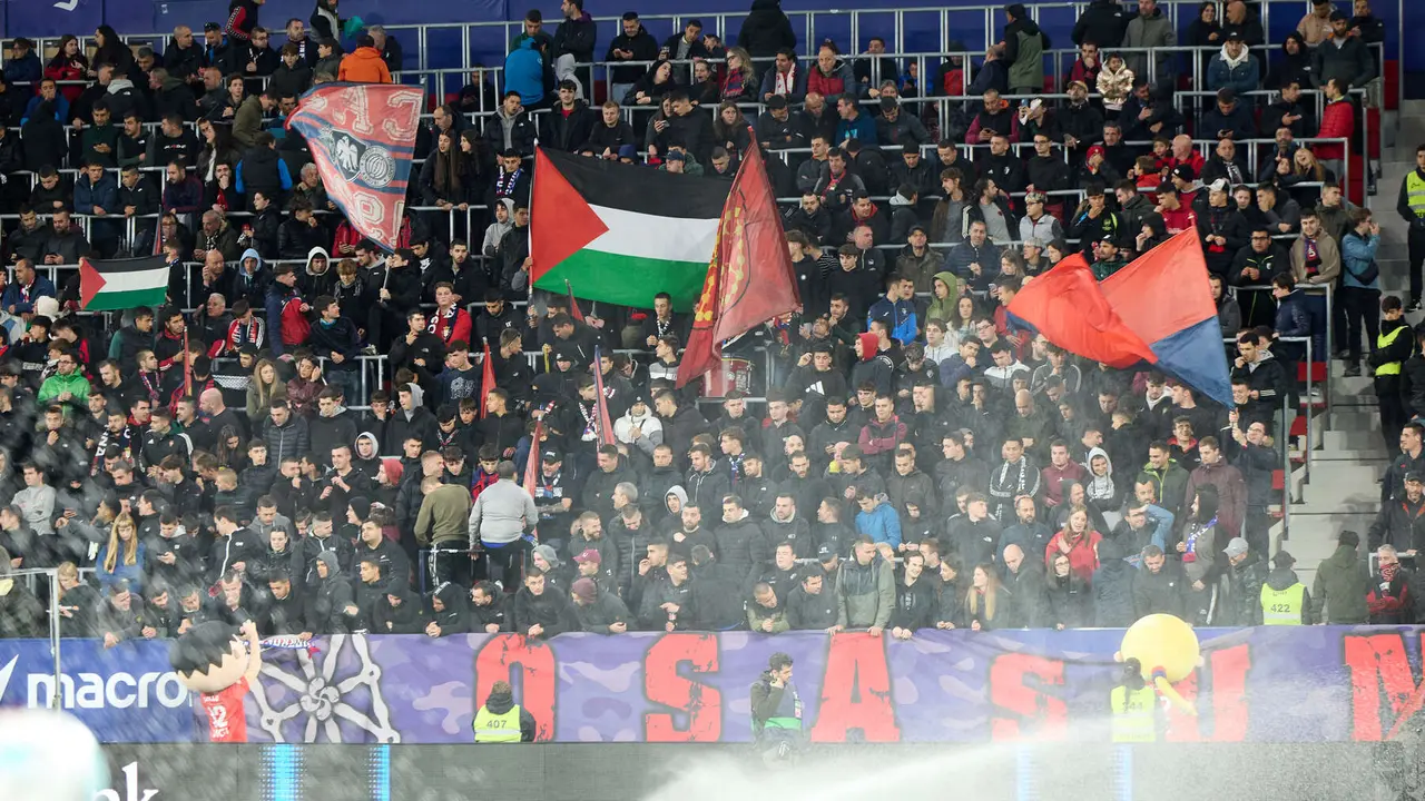 La grada del estadio de El Sadar durante el partido de La Liga EA Sports entre CA Osasuna y RC Celta disputado en Pamplona. IÑIGO ALZUGARAY