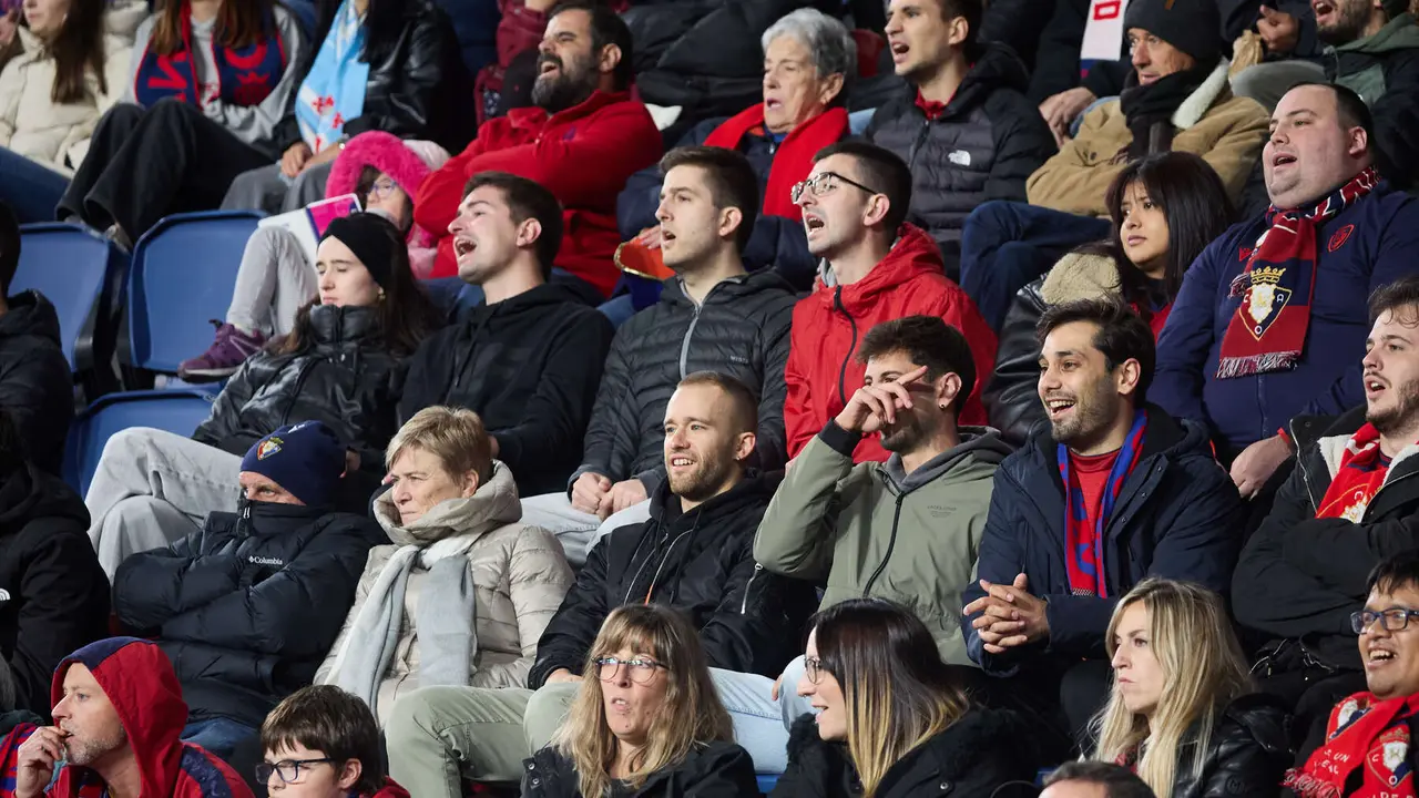 La grada del estadio de El Sadar durante el partido de La Liga EA Sports entre CA Osasuna y RC Celta disputado en Pamplona. IÑIGO ALZUGARAY