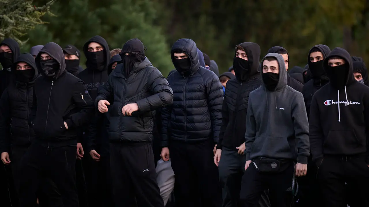 Disturbios en Pamplona frente al acto de Vito Quiles que finalmente ha sido cancelado. PABLO LASAOSA