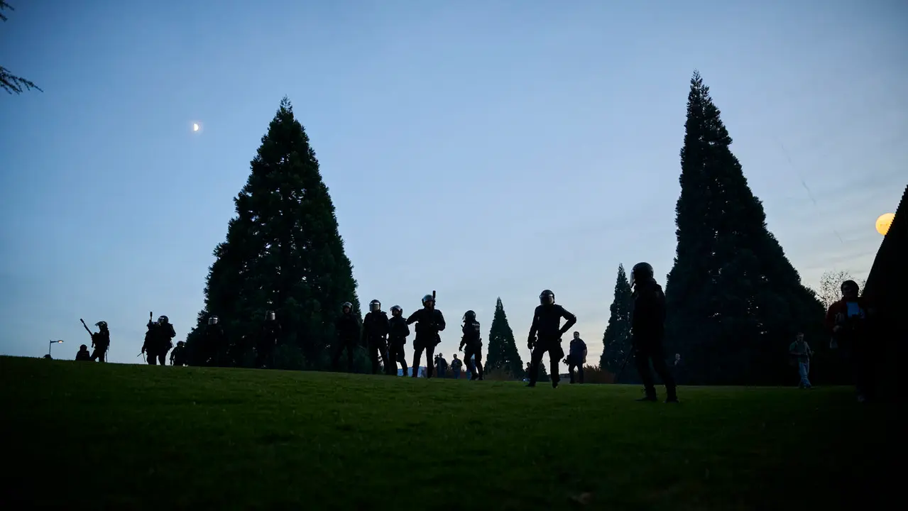 Disturbios en Pamplona frente al acto de Vito Quiles que finalmente ha sido cancelado. PABLO LASAOSA