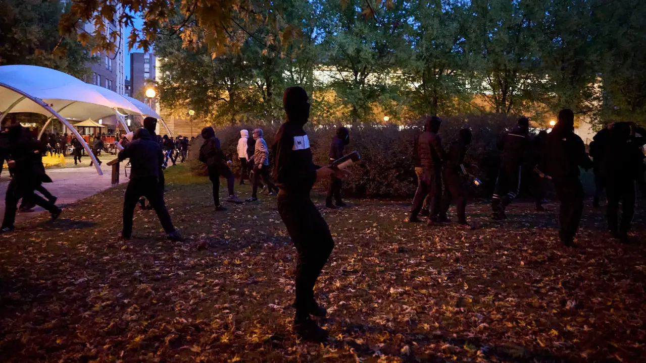 Disturbios en Pamplona frente al acto de Vito Quiles que finalmente ha sido cancelado. PABLO LASAOSA