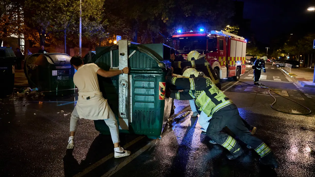 Disturbios en Pamplona frente al acto de Vito Quiles que finalmente ha sido cancelado. PABLO LASAOSA