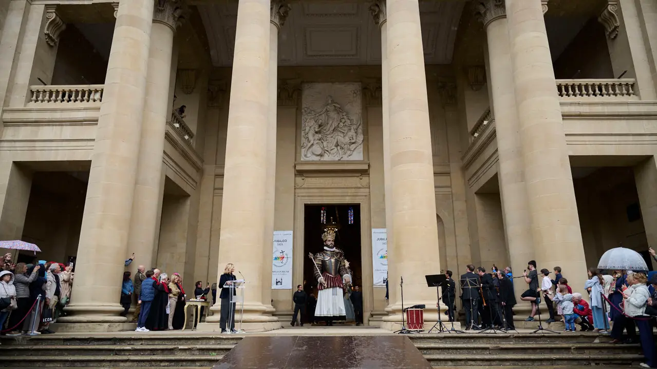 Presentación de los gigantes de la Catedral de Pamplona. PABLO LASAOSA