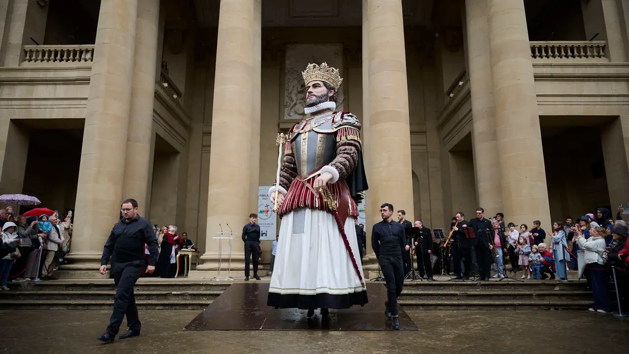 Presentación de los gigantes de la Catedral de Pamplona. PABLO LASAOSA
