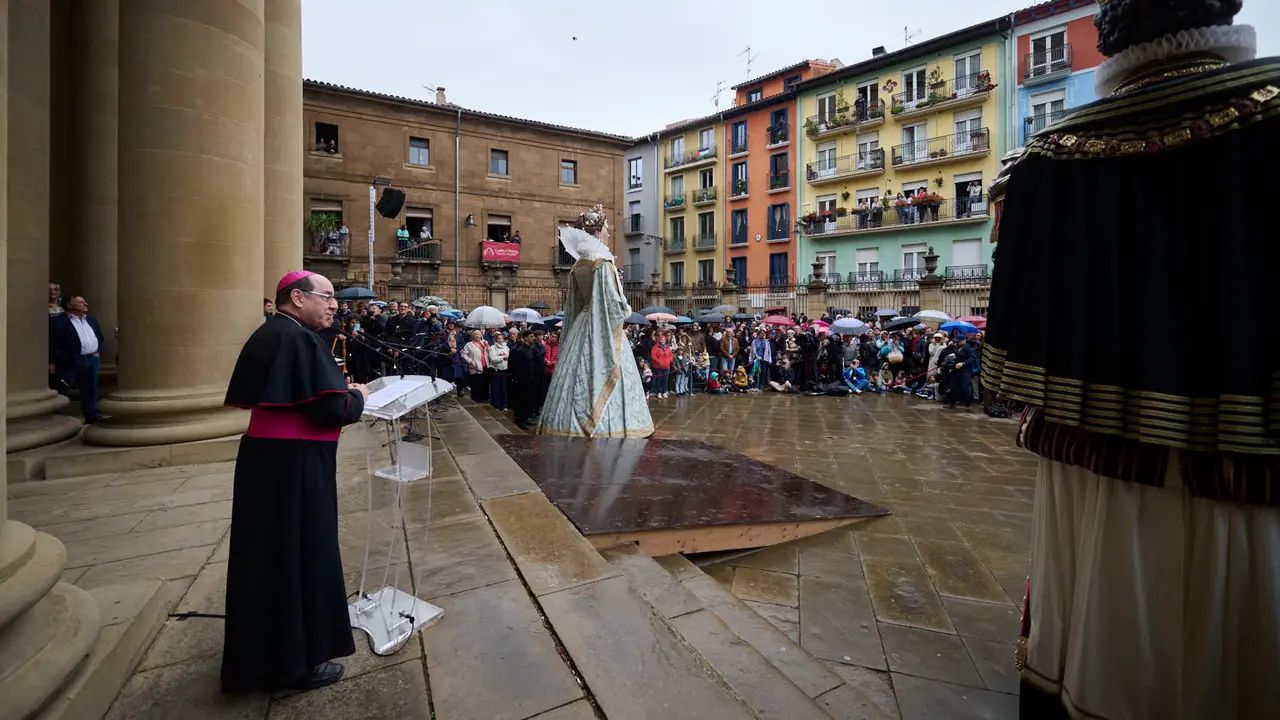 Presentación de los gigantes de la Catedral de Pamplona. PABLO LASAOSA