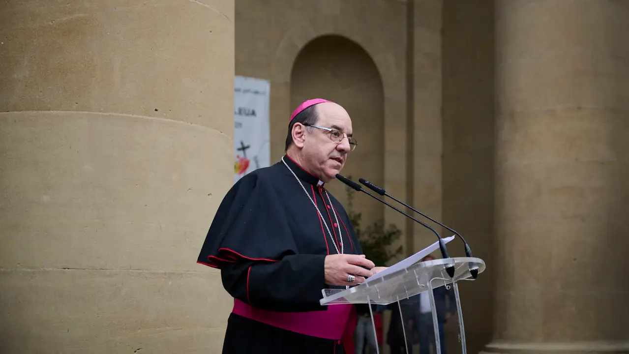 Presentación de los gigantes de la Catedral de Pamplona. PABLO LASAOSA