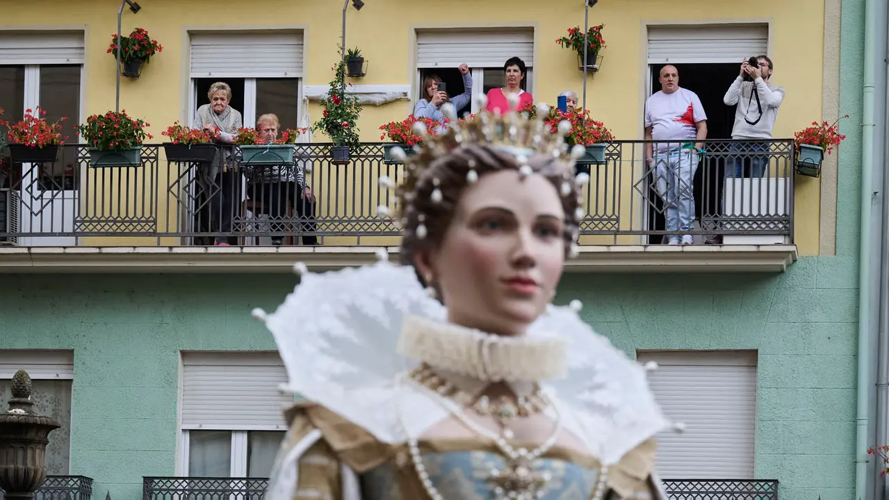 Presentación de los gigantes de la Catedral de Pamplona. PABLO LASAOSA