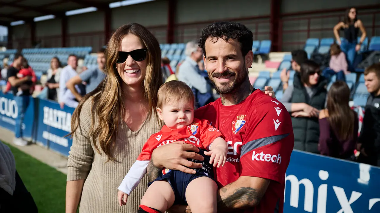 Entrenamiento de Osasuna a puerta abierta en Tajonar antes de su partido en Oviedo. PABLO LASAOSA