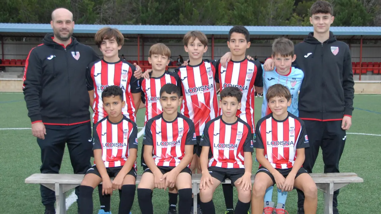 Equipo Alevin A Año 2014 durante la presentación del Club Deportivo Azkarrena de la temporada 2025-2026. AMAYA LUQUI