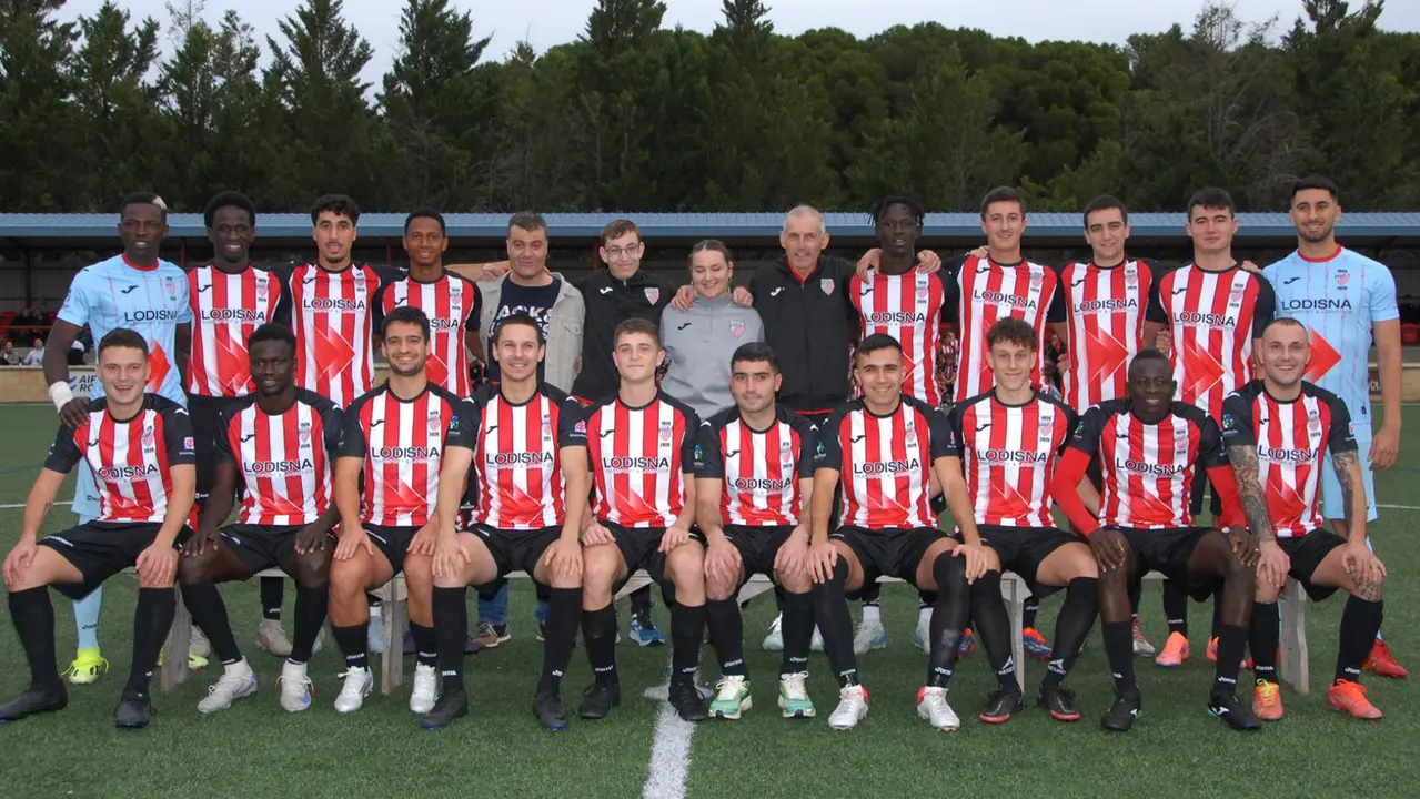 Equipo Regional durante la presentación del Club Deportivo Azkarrena de la temporada 2025-2026. AMAYA LUQUI