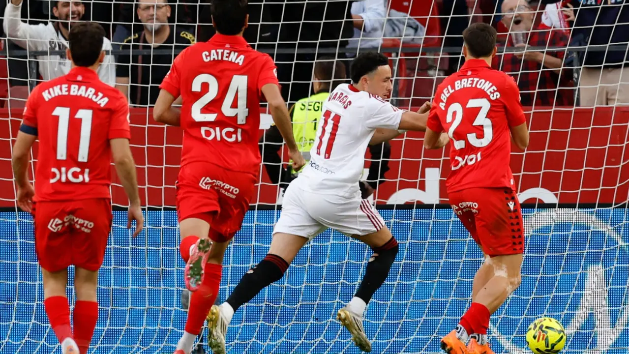 Catena y Bretones en el Sevilla Osasuna. EFE