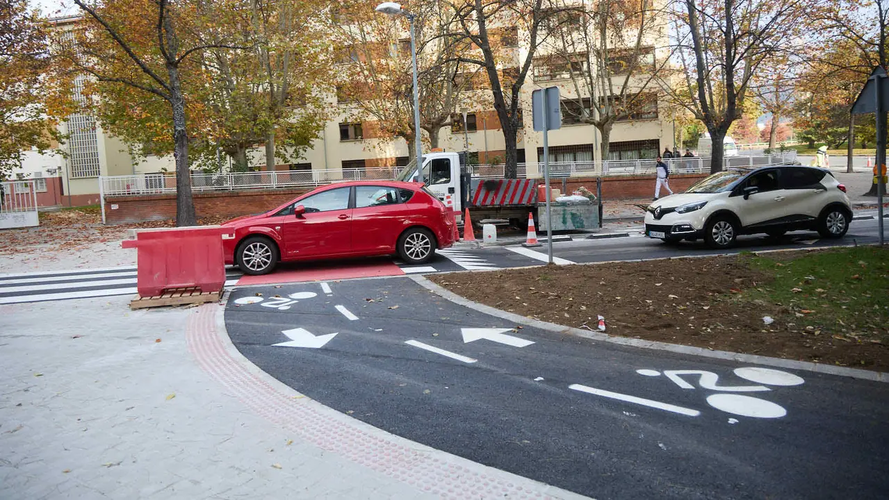 xLa Gerencia y la Comisión de Urbanismo del Ayuntamiento visitan las obras de mejora de la accesibilidad y de la movilidad en el entorno de la plaza de los Fueros. NAVARRA.COM