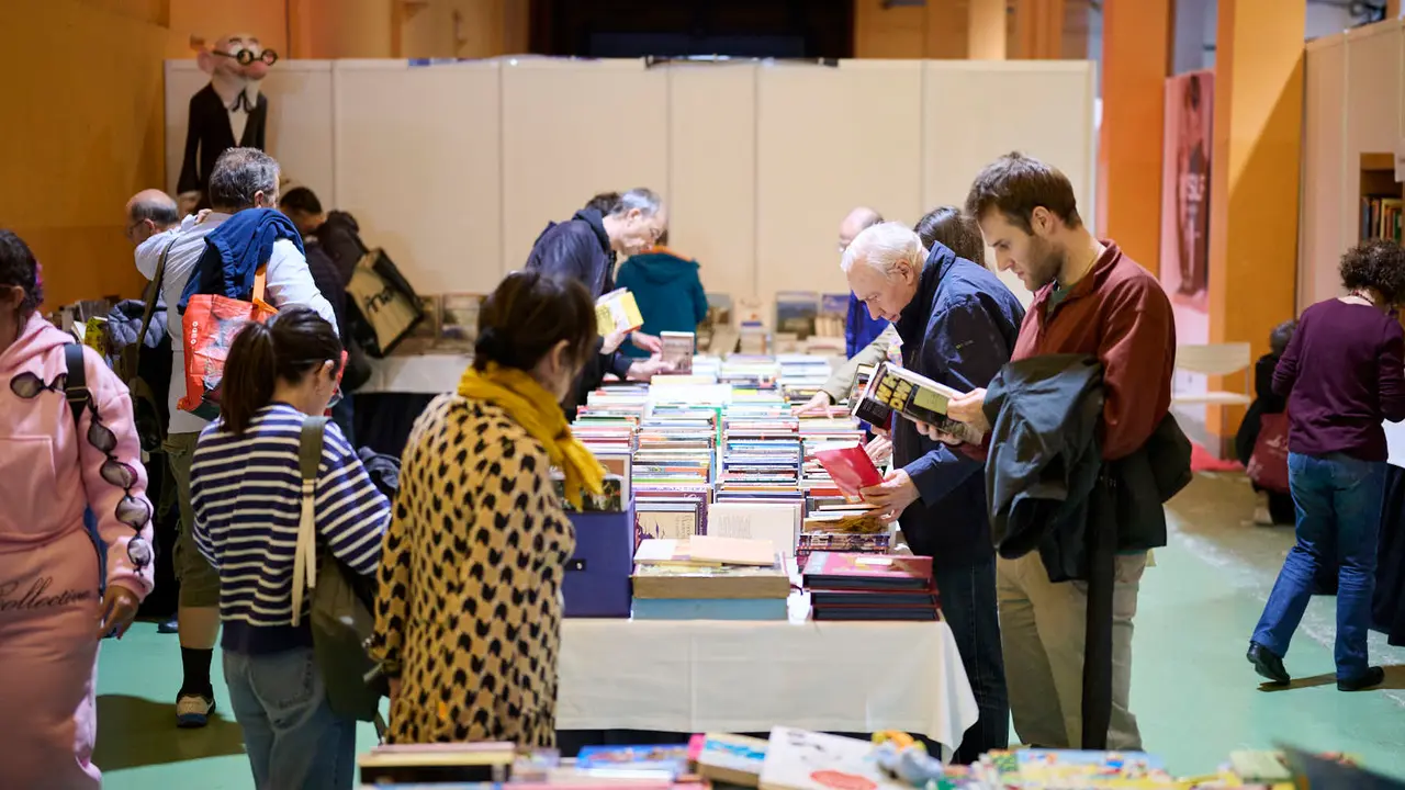 Inauguración del 30º aniversario del rastrillo de la asociación Nuevo Futuro. Antigua estación de autobuses de Pamplona. PABLO LASAOSA