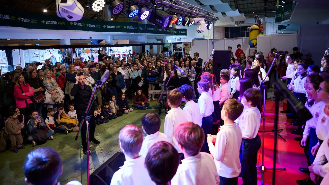Inauguración del 30º aniversario del rastrillo de la asociación Nuevo Futuro. Antigua estación de autobuses de Pamplona. PABLO LASAOSA