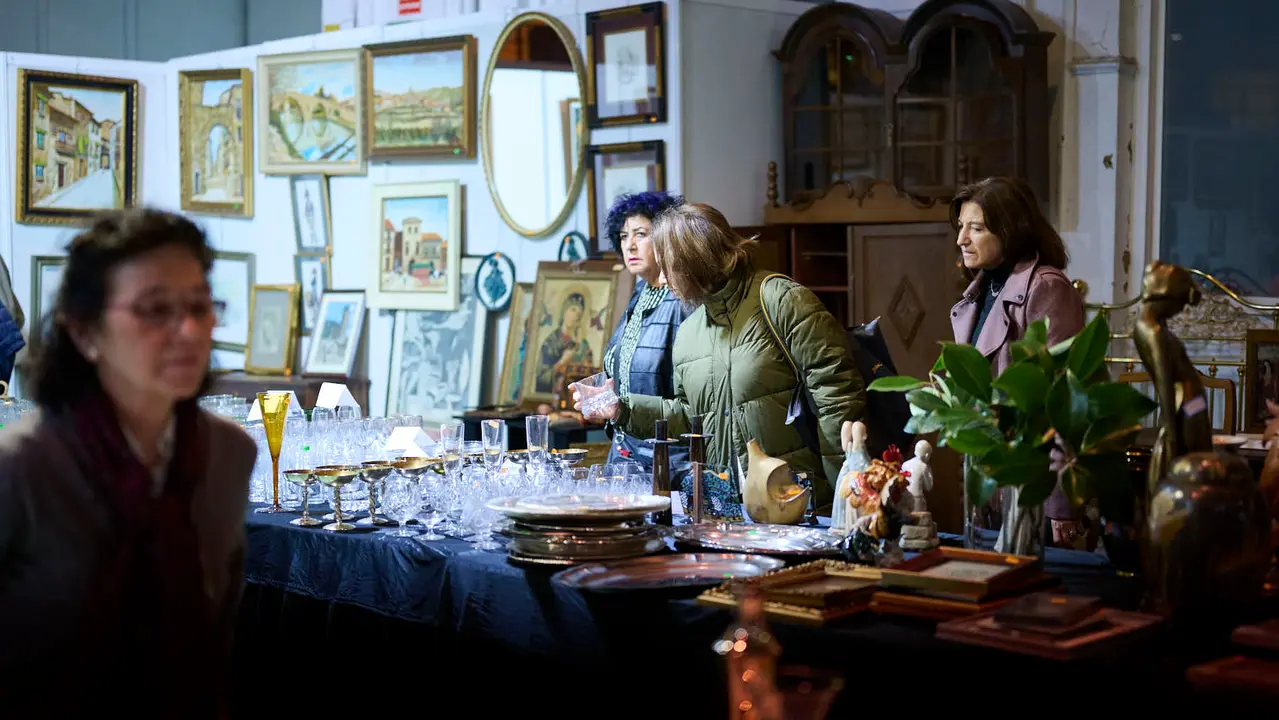 Inauguración del 30º aniversario del rastrillo de la asociación Nuevo Futuro. Antigua estación de autobuses de Pamplona. PABLO LASAOSA