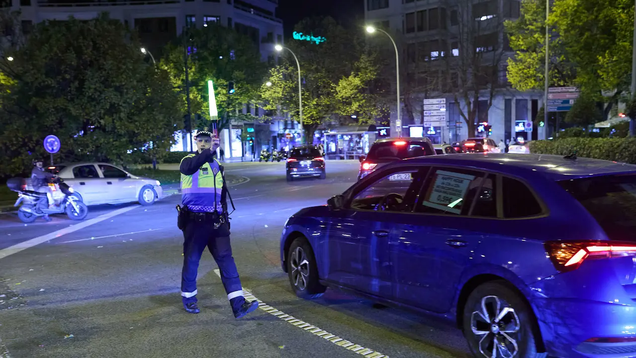 Caravana de coches por las calles de Pamplona organizada por el comité de empresa de TCC en el marco de los paros y movilizaciones para exigir un convenio digno para las villavesas. IÑIGO ALZUGARAY