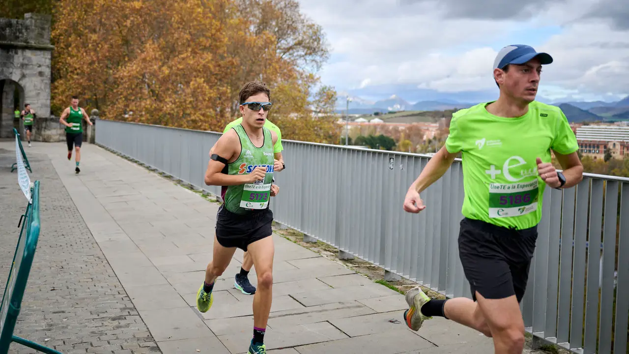 VII Carrera Popular Solidaria '+e', organizada por el Teléfono de la Esperanza de Navarra. PABLO LASAOSA