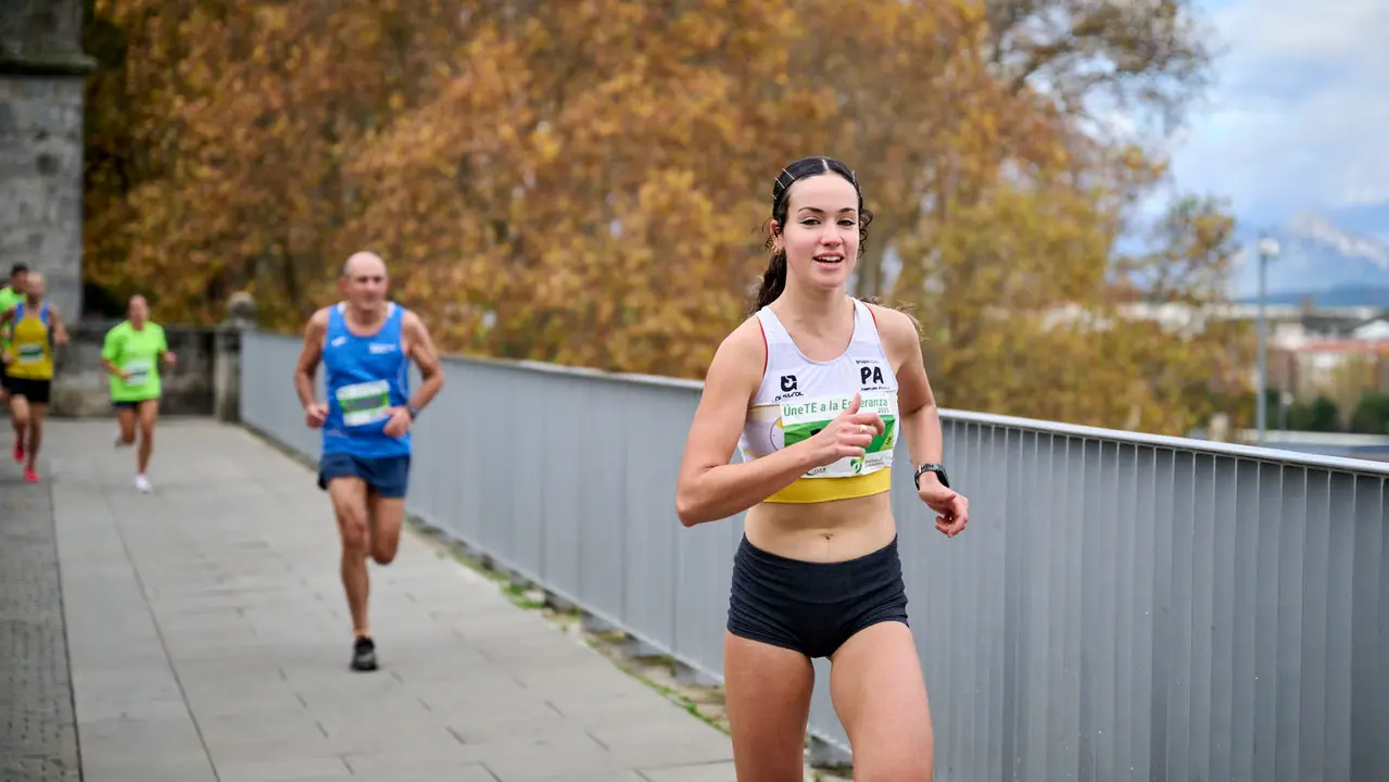 VII Carrera Popular Solidaria '+e', organizada por el Teléfono de la Esperanza de Navarra. PABLO LASAOSA