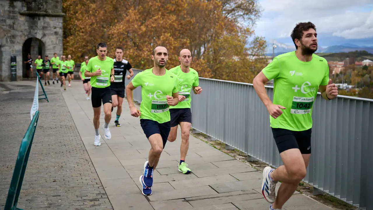 VII Carrera Popular Solidaria '+e', organizada por el Teléfono de la Esperanza de Navarra. PABLO LASAOSA