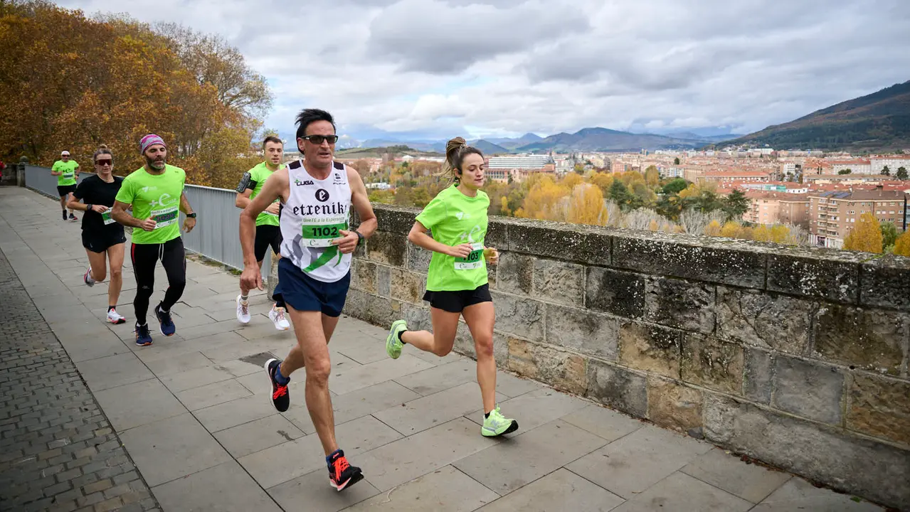 VII Carrera Popular Solidaria '+e', organizada por el Teléfono de la Esperanza de Navarra. PABLO LASAOSA