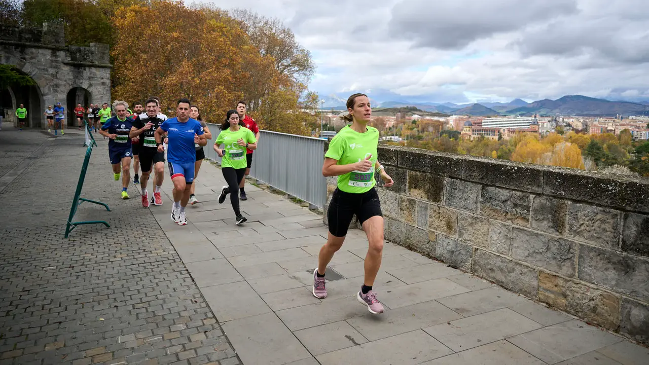 VII Carrera Popular Solidaria '+e', organizada por el Teléfono de la Esperanza de Navarra. PABLO LASAOSA