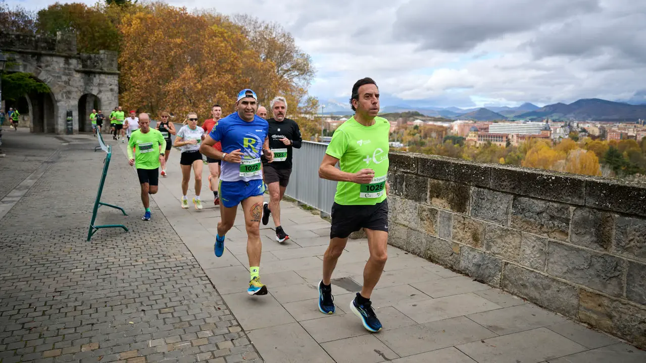 VII Carrera Popular Solidaria '+e', organizada por el Teléfono de la Esperanza de Navarra. PABLO LASAOSA