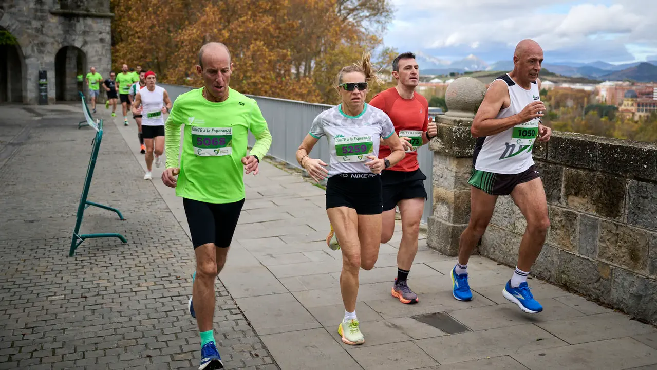 VII Carrera Popular Solidaria '+e', organizada por el Teléfono de la Esperanza de Navarra. PABLO LASAOSA