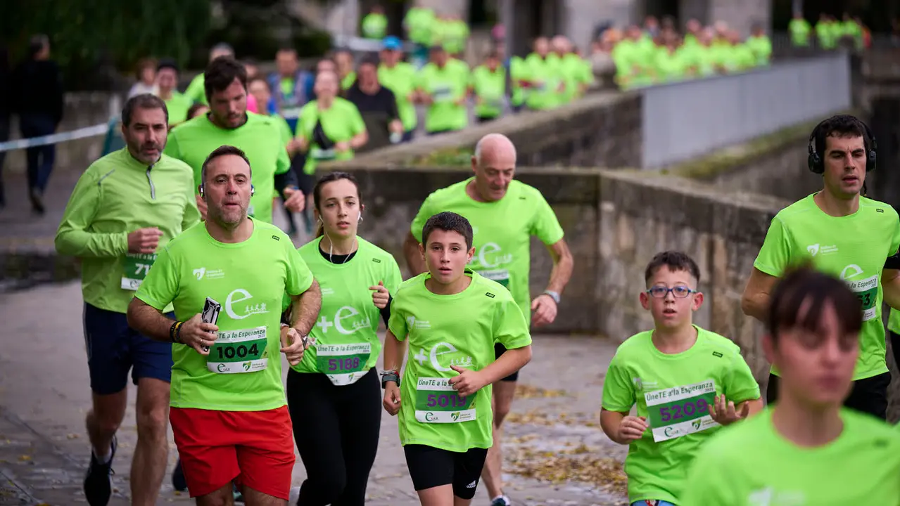 VII Carrera Popular Solidaria '+e', organizada por el Teléfono de la Esperanza de Navarra. PABLO LASAOSA