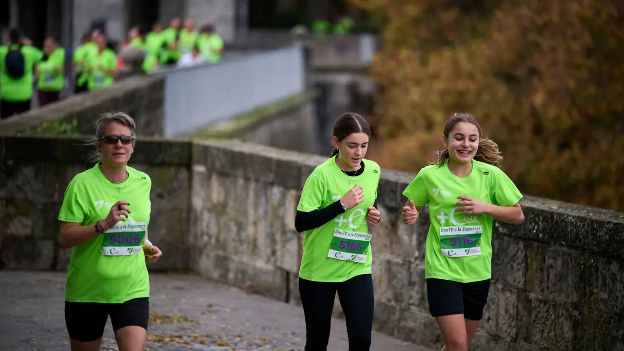 VII Carrera Popular Solidaria '+e', organizada por el Teléfono de la Esperanza de Navarra. PABLO LASAOSA