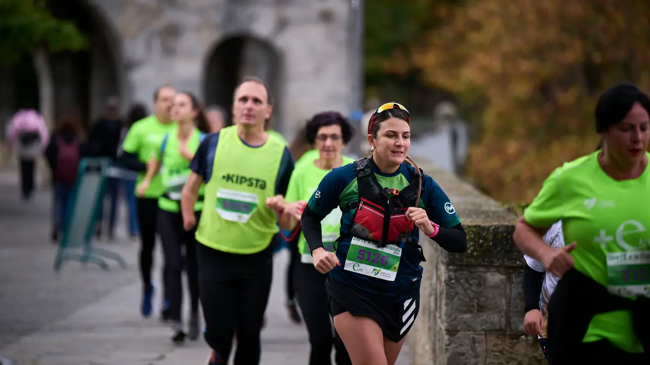 VII Carrera Popular Solidaria '+e', organizada por el Teléfono de la Esperanza de Navarra. PABLO LASAOSA