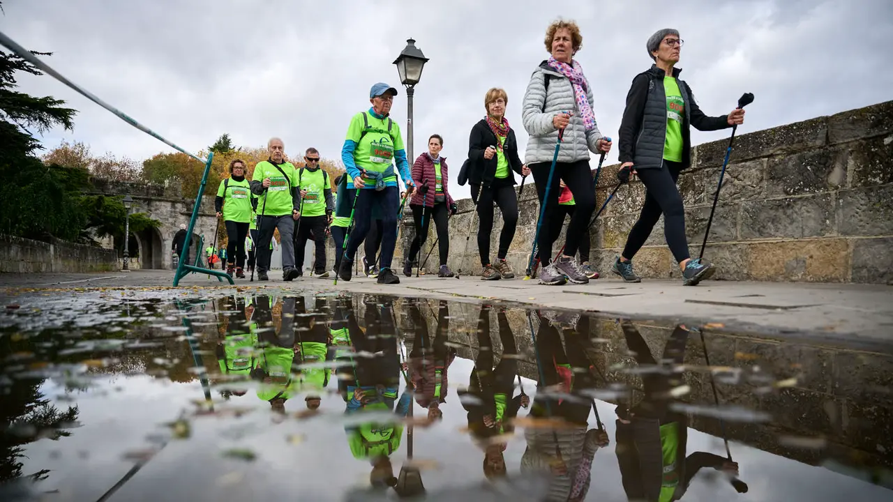 VII Carrera Popular Solidaria '+e', organizada por el Teléfono de la Esperanza de Navarra. PABLO LASAOSA