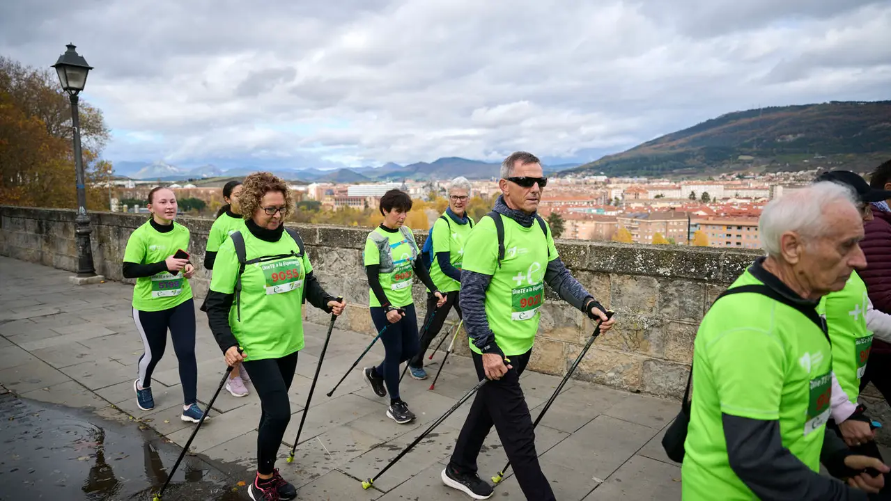 VII Carrera Popular Solidaria '+e', organizada por el Teléfono de la Esperanza de Navarra. PABLO LASAOSA