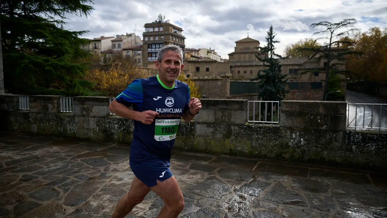VII Carrera Popular Solidaria '+e', organizada por el Teléfono de la Esperanza de Navarra. PABLO LASAOSA