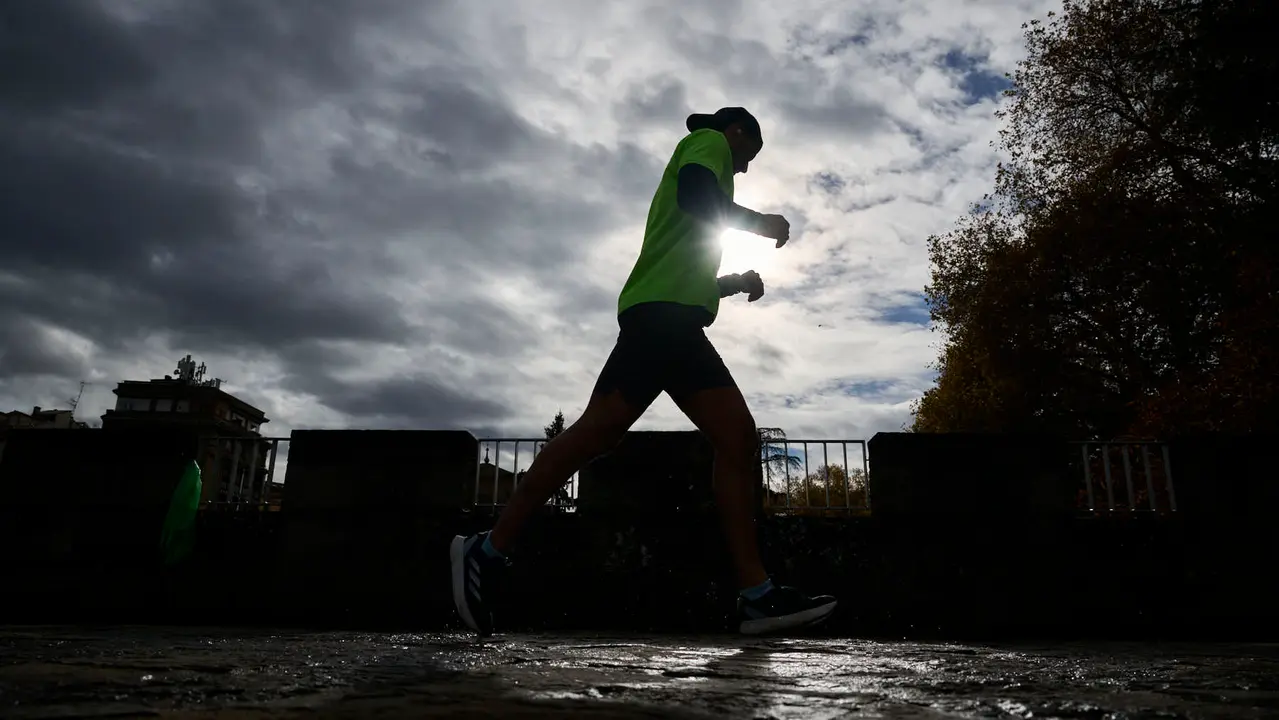 VII Carrera Popular Solidaria '+e', organizada por el Teléfono de la Esperanza de Navarra. PABLO LASAOSA