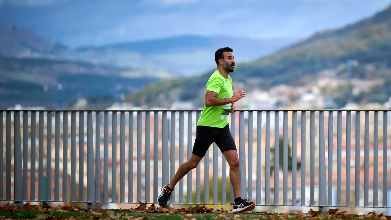VII Carrera Popular Solidaria '+e', organizada por el Teléfono de la Esperanza de Navarra. PABLO LASAOSA