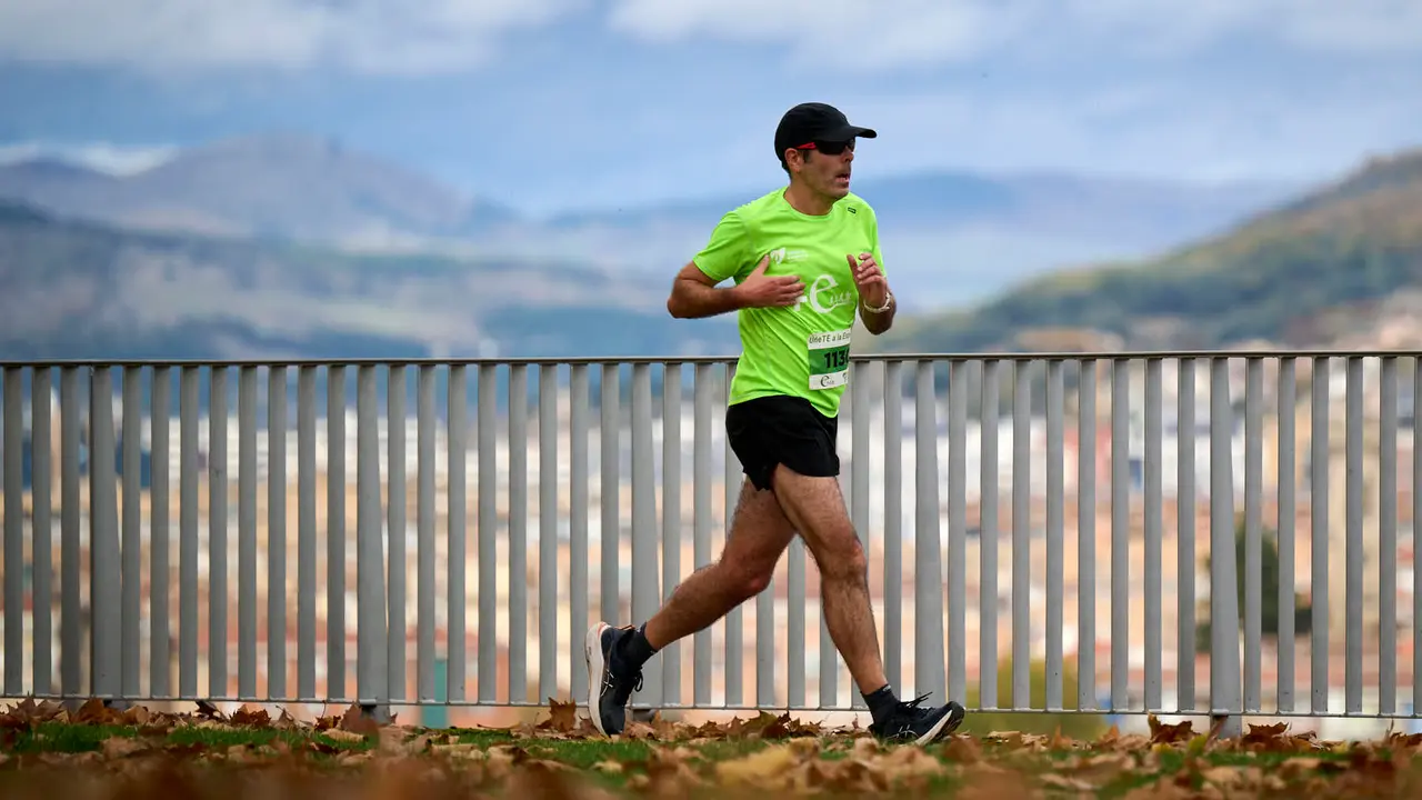 VII Carrera Popular Solidaria '+e', organizada por el Teléfono de la Esperanza de Navarra. PABLO LASAOSA