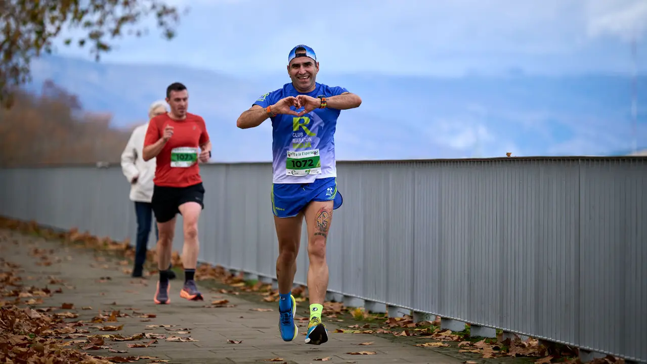 VII Carrera Popular Solidaria '+e', organizada por el Teléfono de la Esperanza de Navarra. PABLO LASAOSA